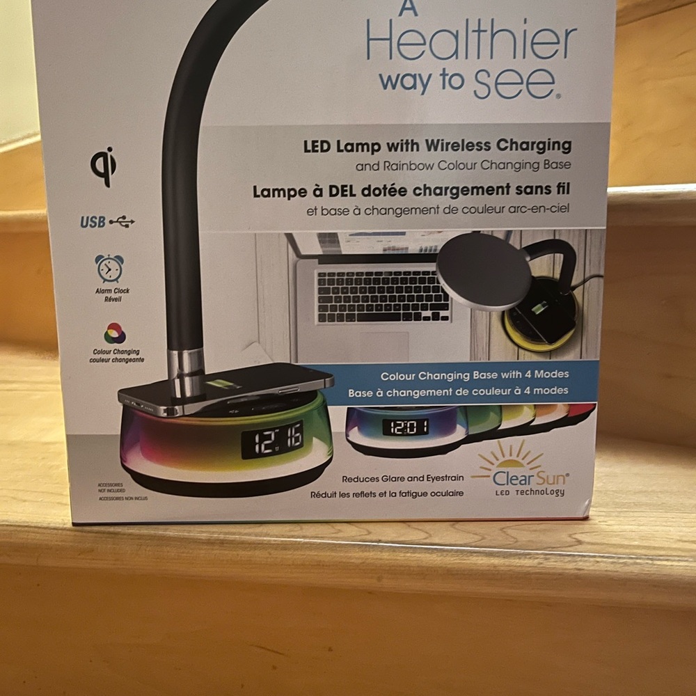 Led lamp with wireless charging